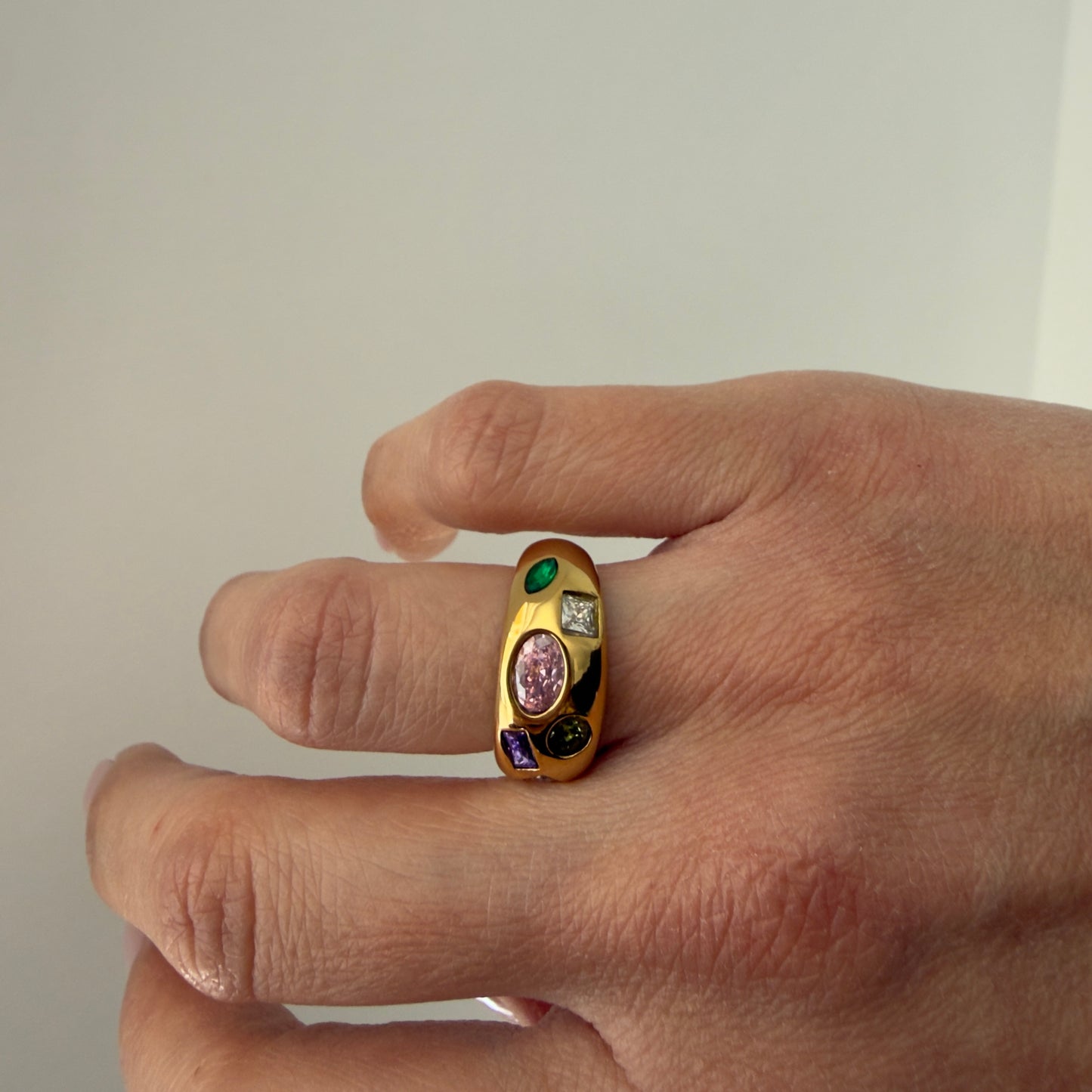 Anello pietre colorate