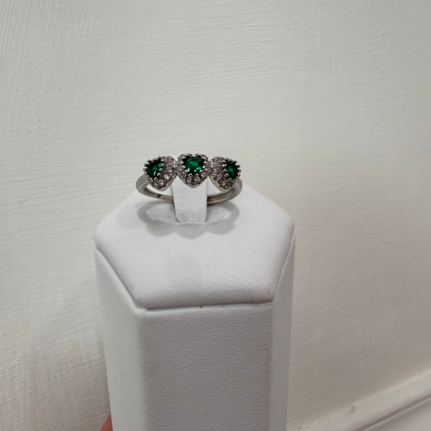 Anello cuori verdi